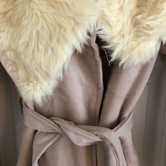 Size Small Pink Robe w/ Faux Fur Collar - Picture 3 of 6